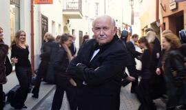Maestro Donatas Katkus: "Meilė man asocijuojasi su užmerktom akim"