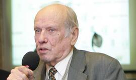 Mirė sporto žurnalistikos veteranas Algis Julius Matulevičius