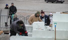 Ledo skulptūra Teatro aikštėje