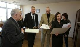 Alėjos suoliukų puošybos idėjos