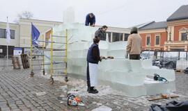 Ledo skulptūra Teatro aikštėje