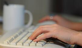 Programišiai "Anonymous Ukraine" skelbia nulaužę Dalios Grybauskaitės patarėjo el.pašto dėžutę