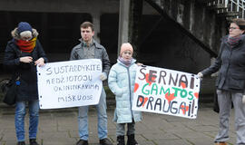 Šernų medžioklė prasidėjo protestu