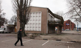 Pagaliau pardavė perkėlos pastatą