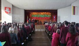 Vytauto Didžiojo gimnazijoje - gyva trispalvė