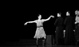 "Altorių šešėly" Klaipėdoje virto šokio spektakliu