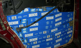 Kybartų kelio poste sulaikyta ir slėptuvėse gabentų, ir bešeimininkių rūkalų