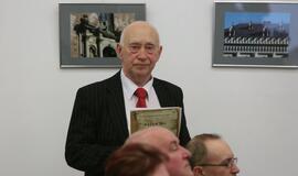 Girulių bibliotekoje - dainos ir šokiai