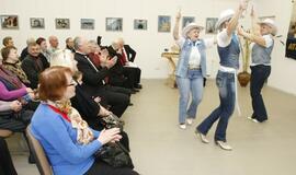 Girulių bibliotekoje - dainos ir šokiai