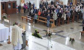 Uostamiesčio žmonės švenčia Velykas