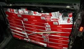 "Audi" įrengtose slėptuvėse - kontrabandinės cigaretės