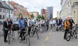 Už Klaipėdą dviračius mynė ir politikai