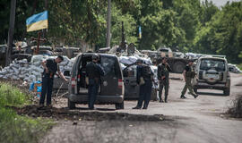 Rytų Ukrainoje patekę į pasalą žuvo 6 kariai, dar 8 - sužeisti