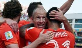 Olandijos futbolininkai nugalėjo čiliečius ir tapo B grupės nugalėtojais