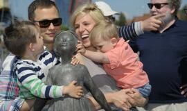 Šiauriniame rage atidengta mergaitės skulptūra