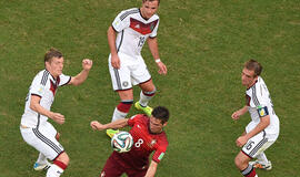 Vokietijos futbolininkai nugalėjo daugiau nei pusę rungtynių dešimtyje žaidusius portugalus