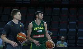 Jonas Valančiūnas jau pluša su rinktine