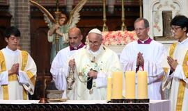 Popiežius Šiaurės ir Pietų Korėjas ragina vienytis