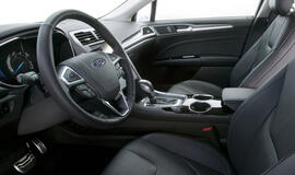 "Ford Motor" atšaukia 850 tūkst. automobilių dėl oro pagalvių problemų