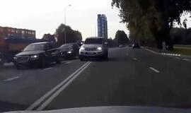 Nubaustas įžūliai vairavęs visureigio vairuotojas