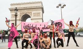 "Femen" protestavo prieš "Islamo valstybę"