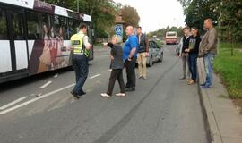 Keitė važiavimo kryptį, nepastebėjo „BMW“