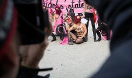 "Femen" protestavo prieš "Islamo valstybę"