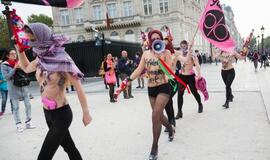 "Femen" protestavo prieš "Islamo valstybę"