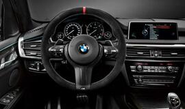 Šiaulių rajone sudegintas brangus BMW X5