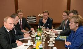 Angela Merkel ir Vladimiras Putinas Milane aptarė Ukrainos krizę