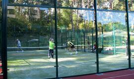 Nidiškiai džiaugiasi padelio tenisu