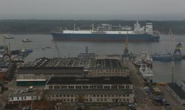 Į Klaipėdą atplaukė laivas-saugykla "Independence"