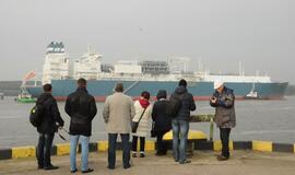 Į Klaipėdą atplaukė laivas-saugykla "Independence"