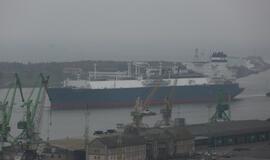 Į Klaipėdą atplaukė laivas-saugykla "Independence"