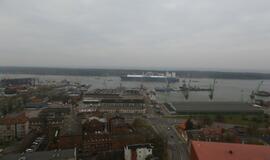 Į Klaipėdą atplaukė laivas-saugykla "Independence"