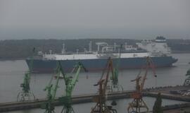 Į Klaipėdą atplaukė laivas-saugykla "Independence"