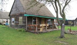 Serganti lūšis atėjo pas žmones