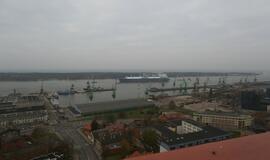 Į Klaipėdą atplaukė laivas-saugykla "Independence"