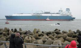 Į Klaipėdą atplaukė laivas-saugykla "Independence"