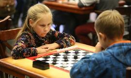 Šaškėmis susidomi vis daugiau moksleivių