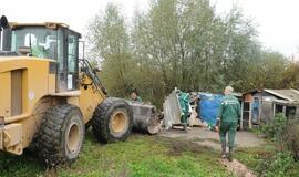 Benamių bakūžėms Pievų gatvėje - galas