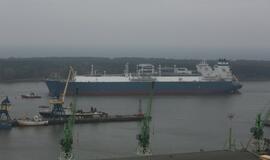 Į Klaipėdą atplaukė laivas-saugykla "Independence"