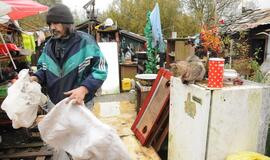 Benamių bakūžėms Pievų gatvėje - galas