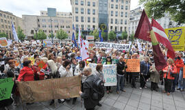 Vėl mitinguos mokytojai