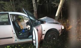 Girtas vairuotojas sudaužė automobilį ir kiaušinius