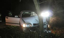 Girtas vairuotojas sudaužė automobilį ir kiaušinius