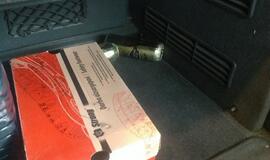 Girtas kaip maišas latvis vairavo vilkiką