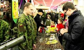 Karinės technikos pristatymas "Akropolyje"