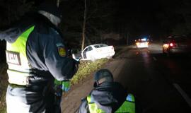 Girtas vairuotojas sudaužė automobilį ir kiaušinius