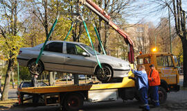 Siūloma švelninti nutemptų automobilių atsiėmimo tvarką